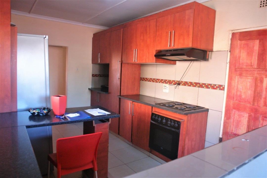 4 Bedroom Property for Sale in Riviera Northern Cape